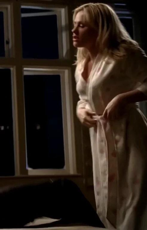 Anna Paquin - Perfect body in True Blood