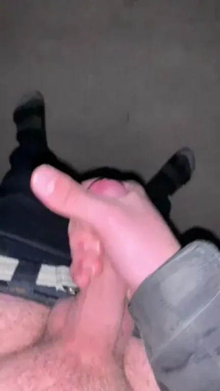 🥶 Cumming Hard in the Cold ❄️ Who's Down to Suck Dick Outdoors? 🍆💦