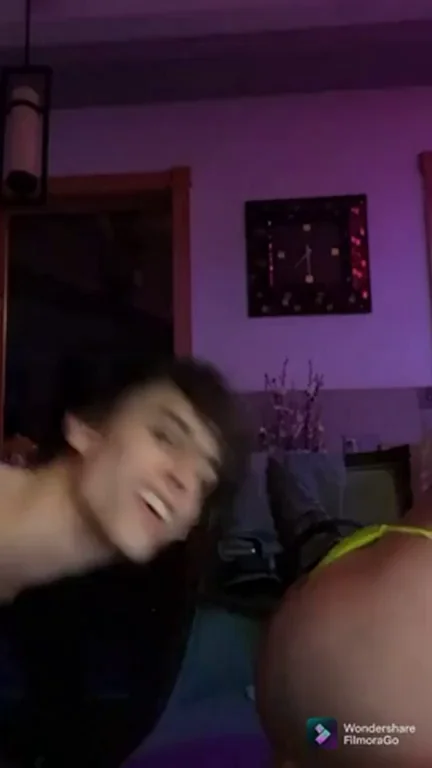 Accidental boob flash live on TikTok