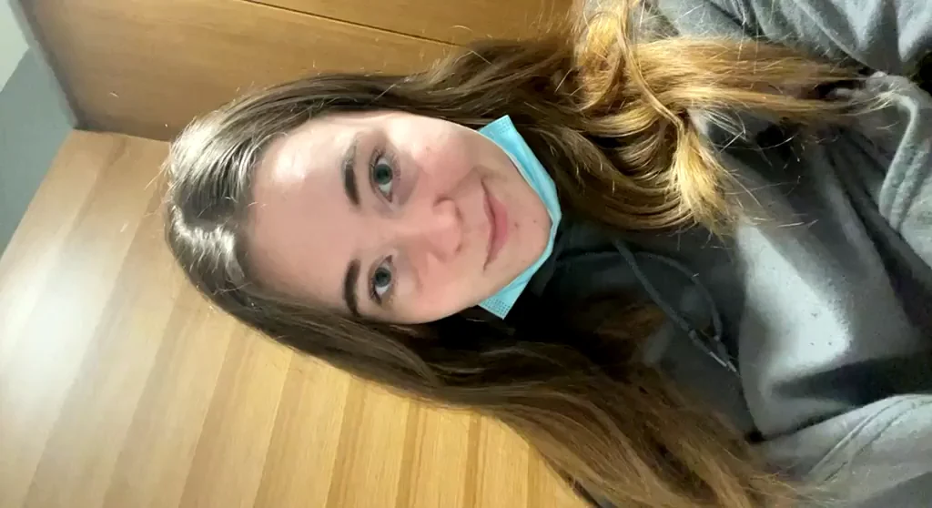 Honest? Would Ya Fuck This 19yo Slut's Huge Tits in the Public Loo? 🔥🍑