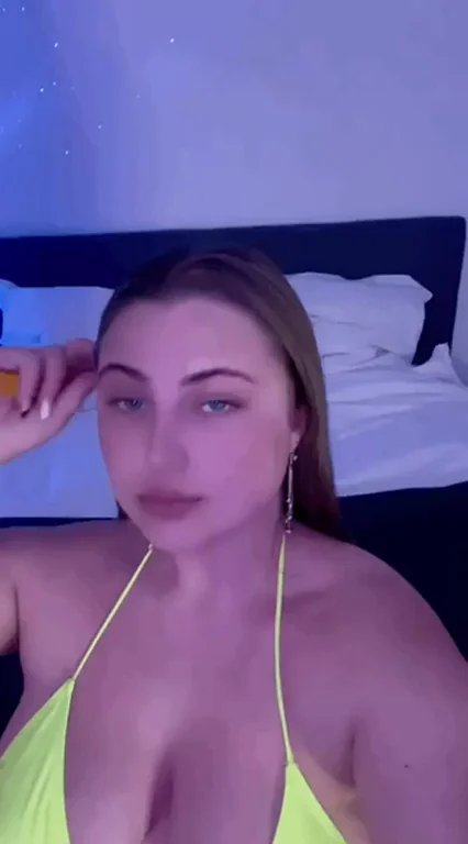 Chubby Turkish Cam Slut's Massive Tits Tease 😈🍈🍈