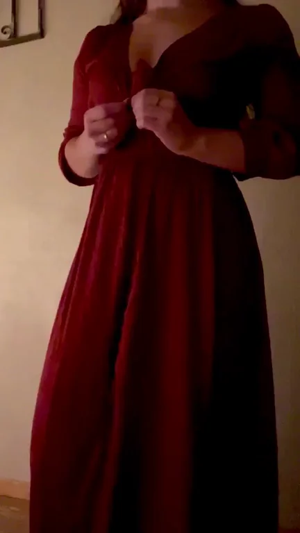 I’m a helpful little holiday elf ? [F]