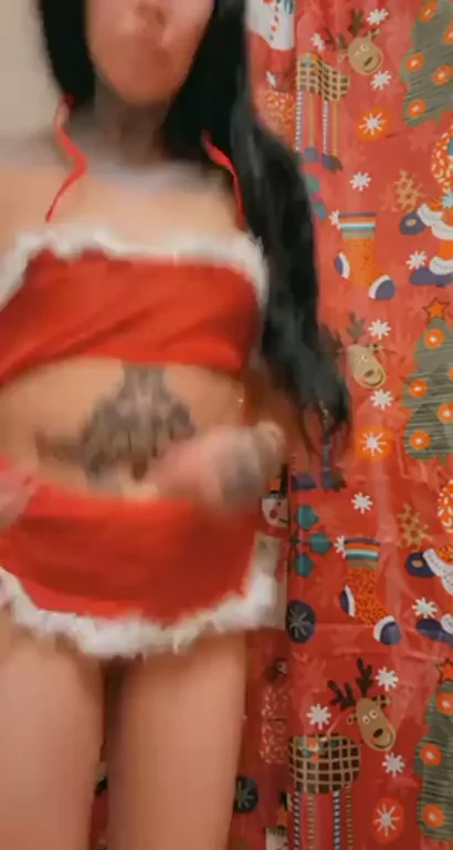 Would you like one more gift?