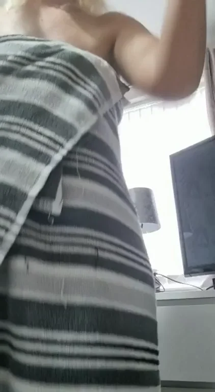 Blonde Bombshell's Epic First Titty Drop Tease