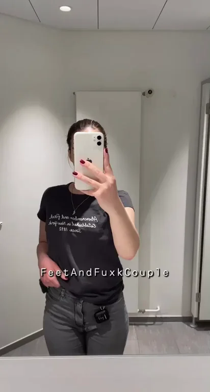 Don‘t mind me, just a teen showing off in her works bathroom