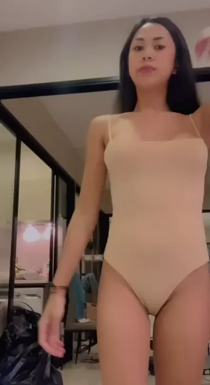 saw no one sees my posts anymore so im just gonna say hi to those who sort by new, how are you? ?