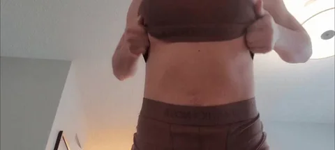 Do you like curves on a lil shorty?