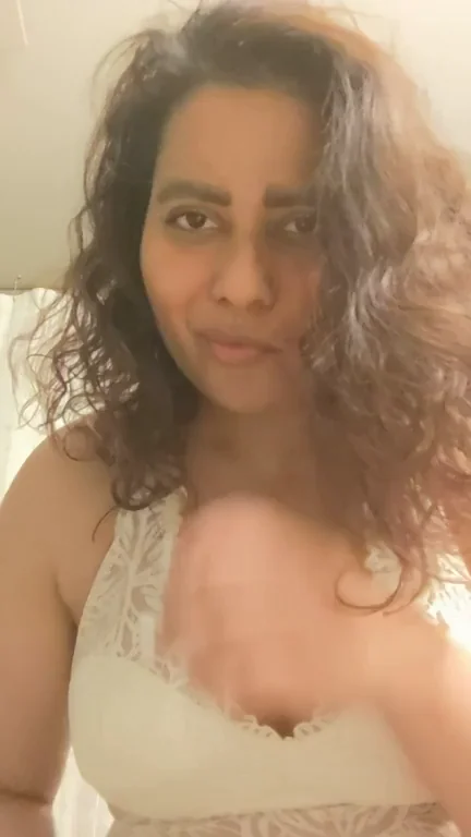 If you guess my titty size right, I will send a surprise to your DM's ?