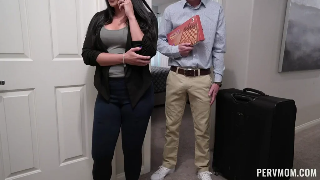 Sheena Ryder - Horny MILF stepmom knows how to fuck