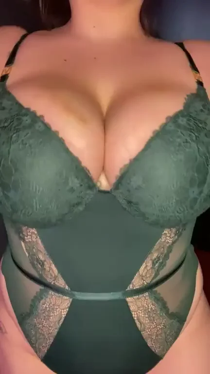 Curvy Teen Slut Teases Her Massive Tits in Sexy Green Lingerie 😍🍈🍈