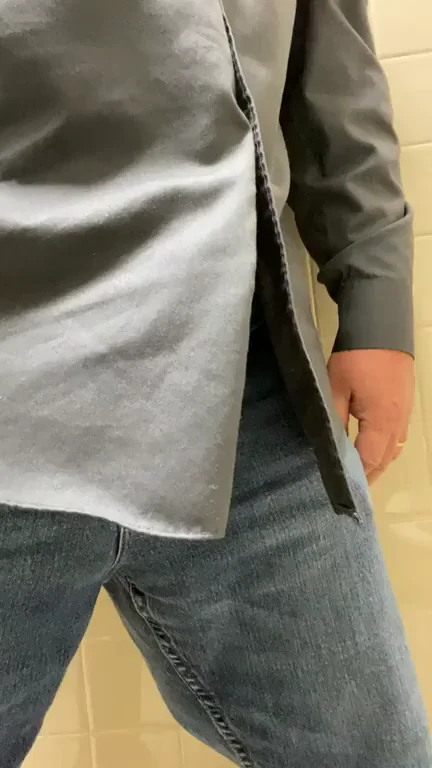 Peek a boo. (m)