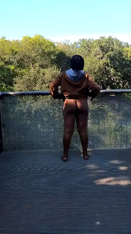 Huge Titted Ebony Slut's New fave Trail Flash 🔥🍑