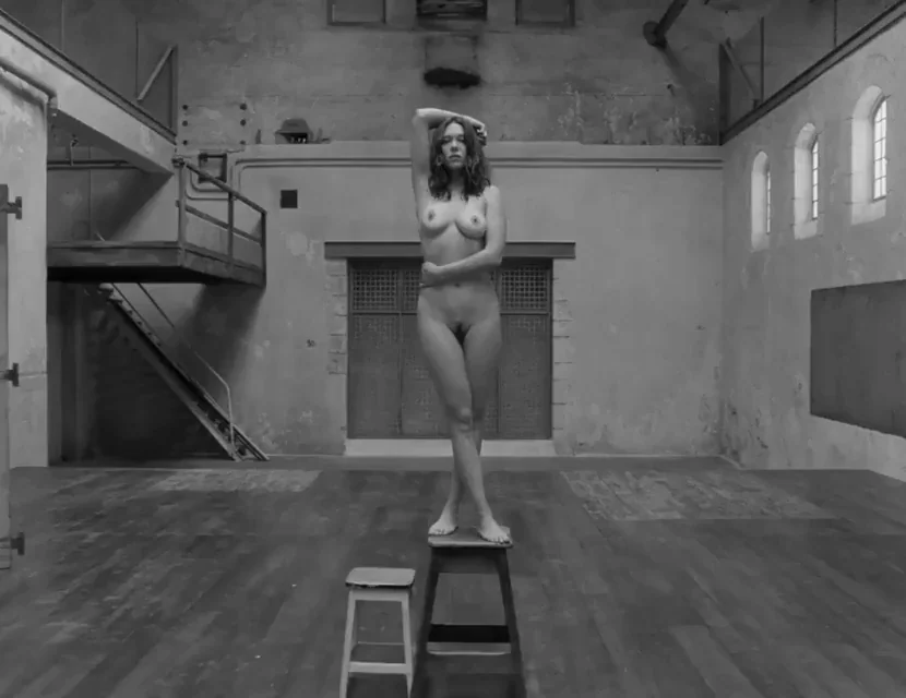 Léa Seydoux Bare-Assed Nude Posing for Artists in The French Dispatch