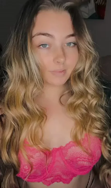 Any guys on here like blondes? ;)