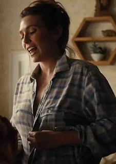 Elizabeth Olsen is such an timeless beauty of a queen