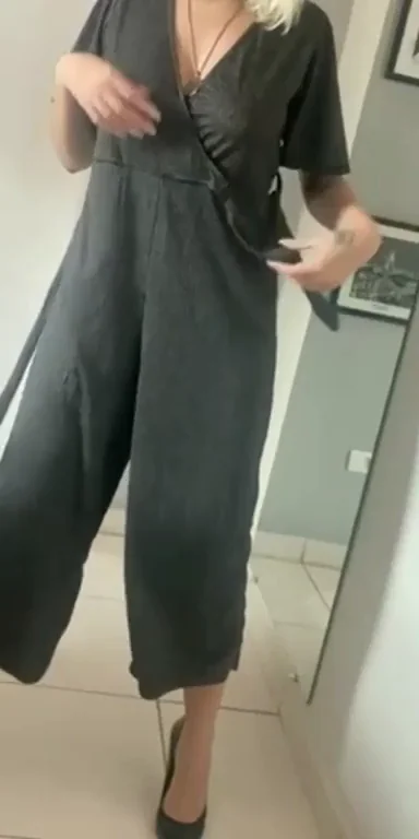 Too bad there's no cum leaking from my pussy yet