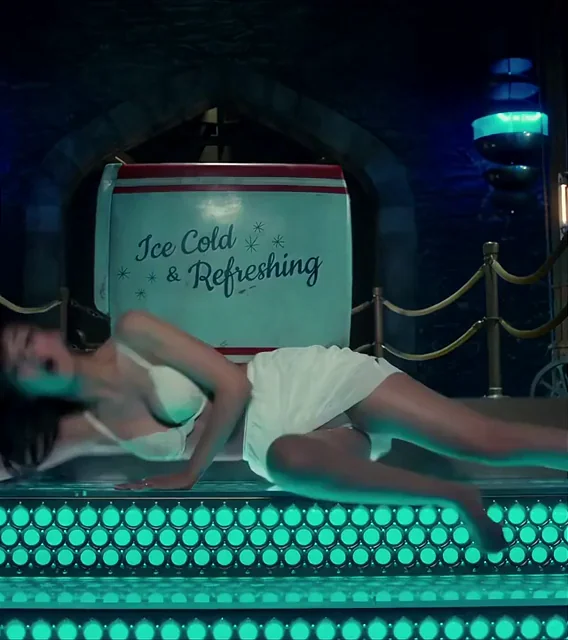 Victoria Justice made my cumshot reach my face!!!