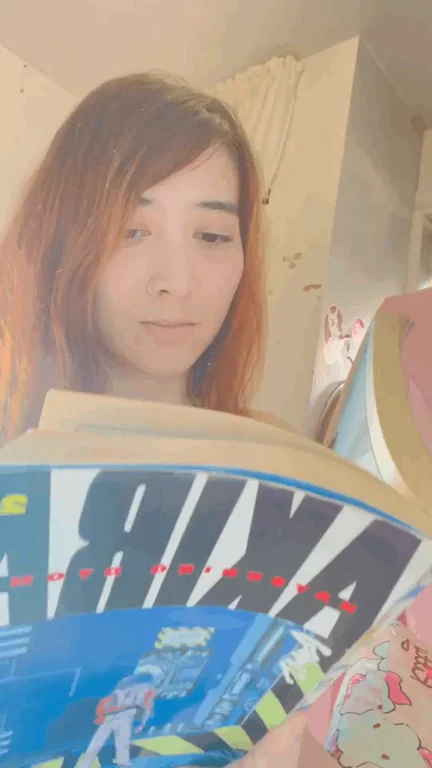 Please tell me petite weebs turn you on [F]