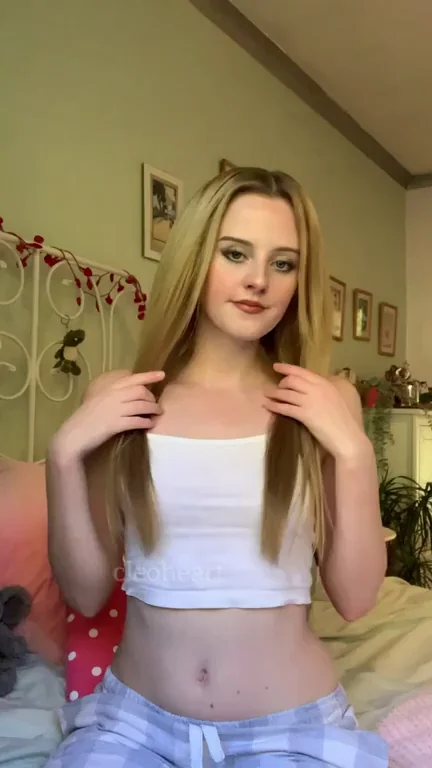 Grinning Slut Flashes Her Tiny Tits 😏💕