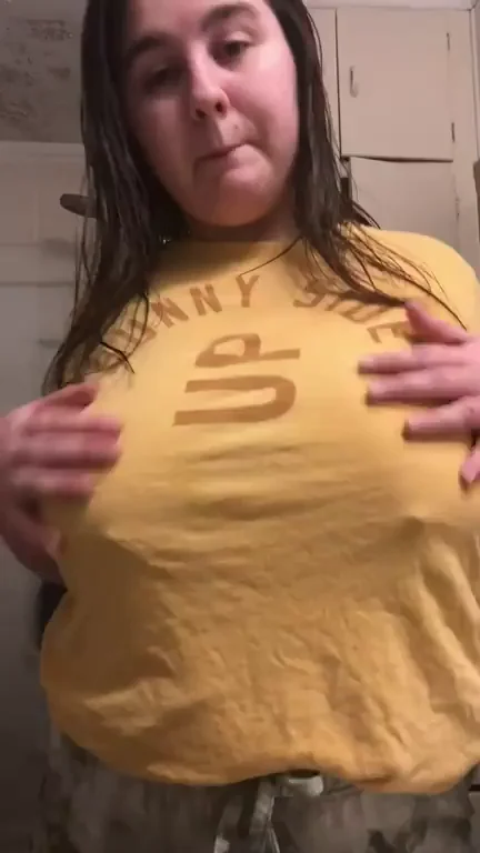 wanna suck on my freshly lotioned triple Ds?