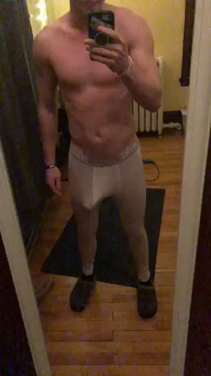 Thick Student Bull Taunts Cuck: 'Your Wife Would Crave This 8-Inch Monster'