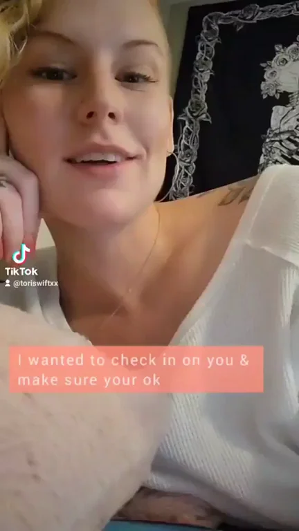 Breakup Blues Cure: Curvy TikTok Slut Toys Her Dripping Pussy to Make You Cum