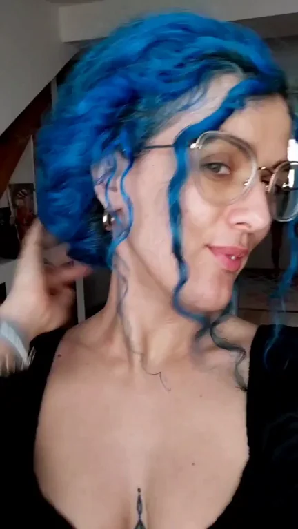 More into business on the front, or the party in the back?