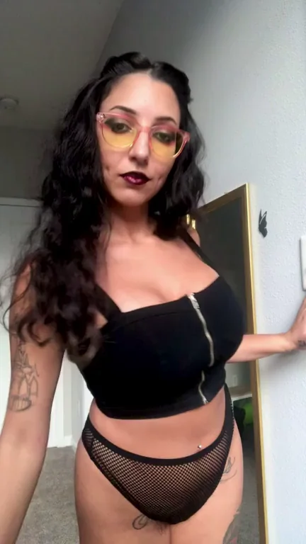 Big Tiddy Goth Princess