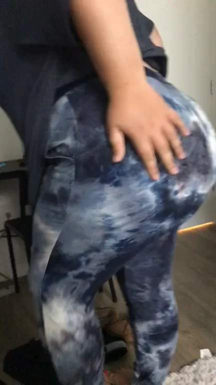 PAWG Teen's Fat Ass Explodes in Tight Spattered Leggings