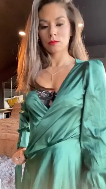 🔥 Alyssa Mei Liu's Teasy Green Lingerie Glow-Up 💚🍑