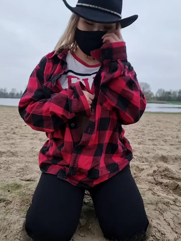 There's always time for boobies, even when it's freezing