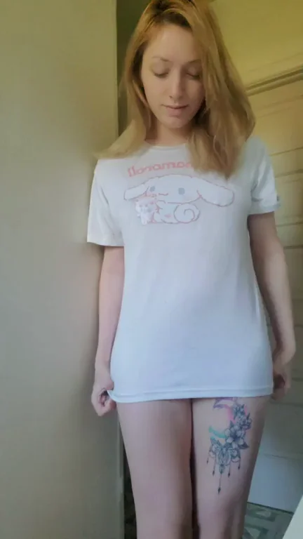 Natural Girl's Teasing Tits & Juicy Ass Reveal GIF