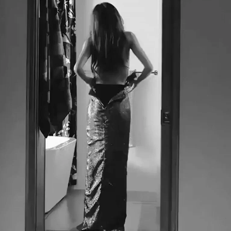 Can't Get Over This Sexy Celeb Tease Scene 😍🔥