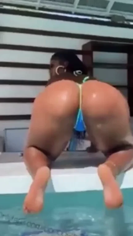 🍑 Epic Twerk Comp: Massive Booties Shakin' Wild! 🔥