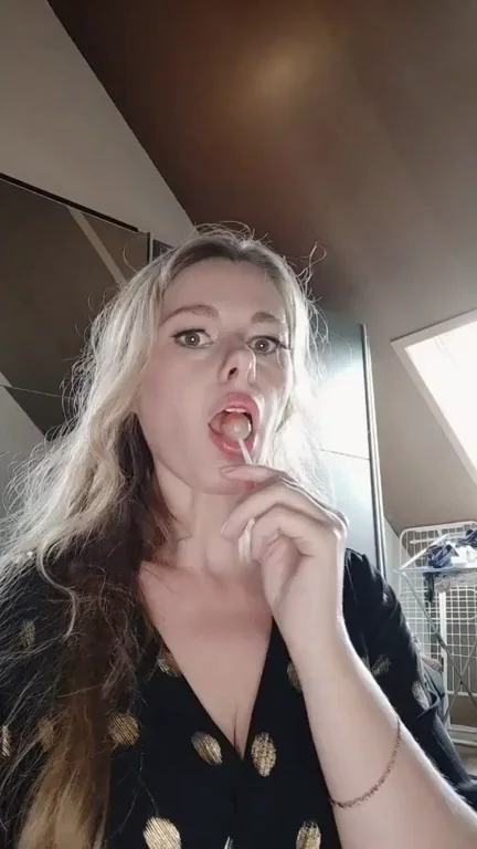 Is mommy still desirable?