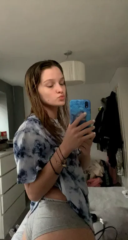 Just hopped out of the shower and thought Id show you my booty!