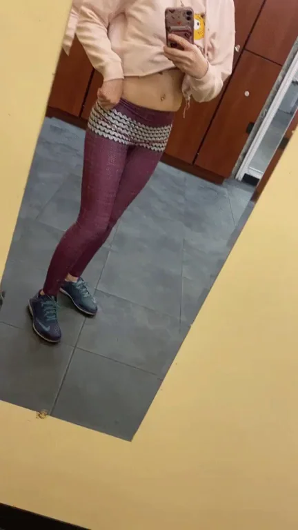 Gym Slut Flashes Pussy in Locker Room Mirror Tease