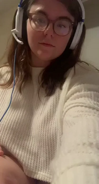 Nerdy Chubby Gamer Girl's Massive Titty Drop Challenge 💦👓🎮