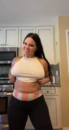 This 48 yr old ass is EXTRA jiggly this morning… are you smashing