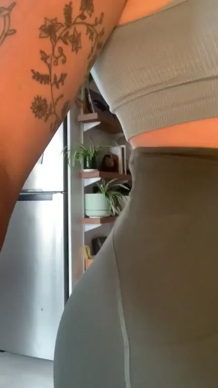 Can I be your college slut? ??