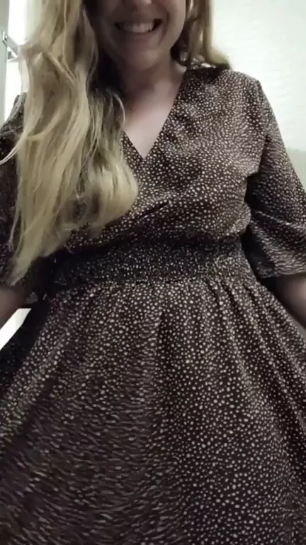 Do My Coworkers Dig My Cute Work Dresses? 😏🍑💦