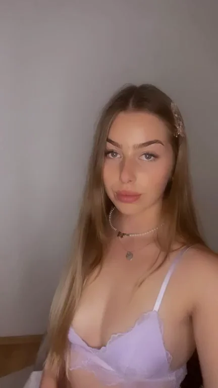 Letting a Lucky Redditor Cum All Over My Juicy Ass Multiple Times 🍑💦
