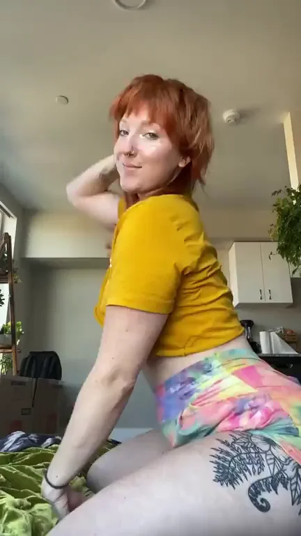 Rate My Juicy Twerk Booty! 🍑🔥 (Be Naughty, Not Mean!)