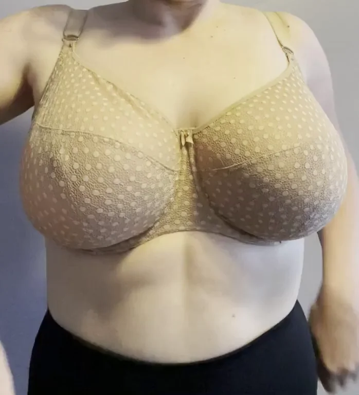 Unleashing My Massive Saggy Tits 😍🍈🍈