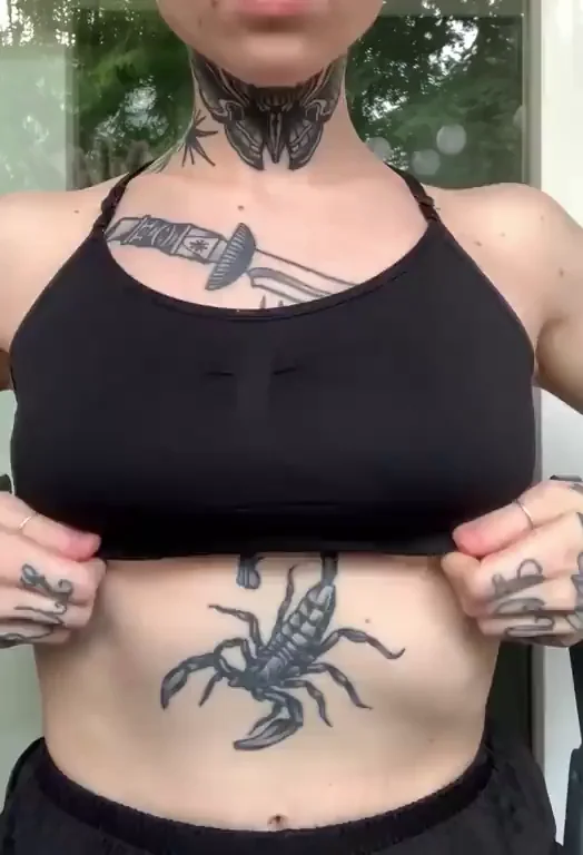 I’m here to represent the busty tattooed babes ?????