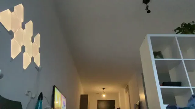 Jiggly yoga pants