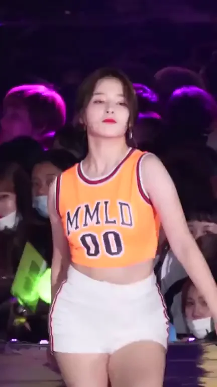 NANCY - MOMOLAND