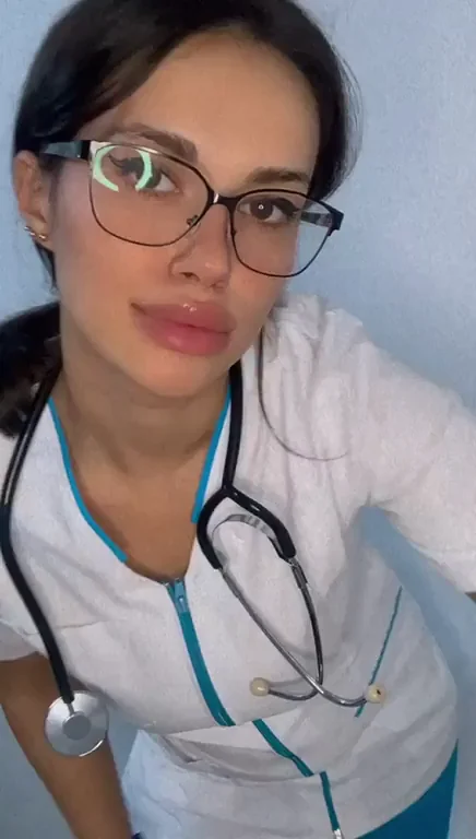 Would you date a little freak like me or would you rather just fuck occasionally? ?