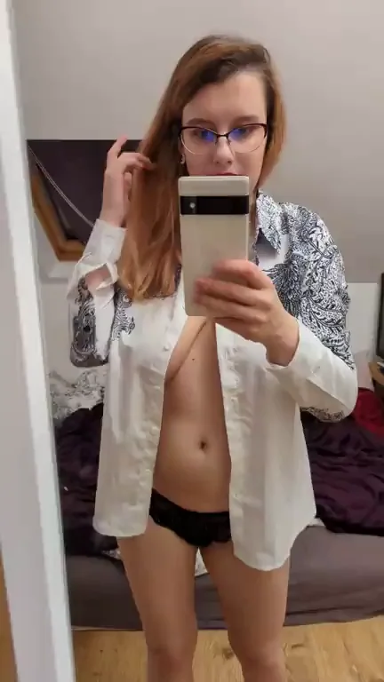 Cute Glasses Girl's First Post: Flashing Massive Tits 😍🔥