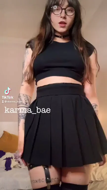 Magic finger snap? happy Saturday y’all?